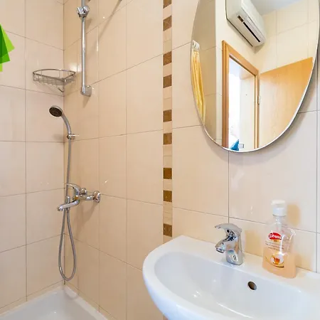 Luka Apartamento *
